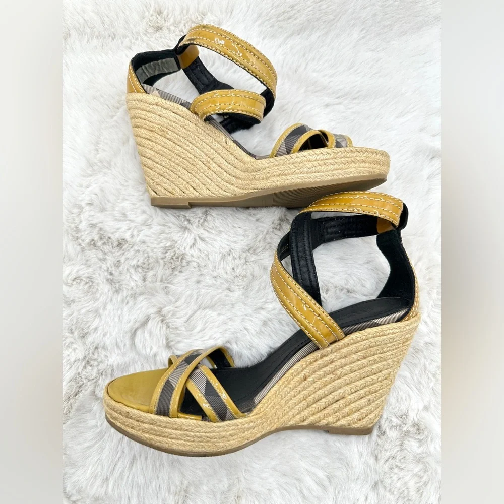 Burberry Espadrille wedges nova check patent leather strappy sandals‎ 38 US 8